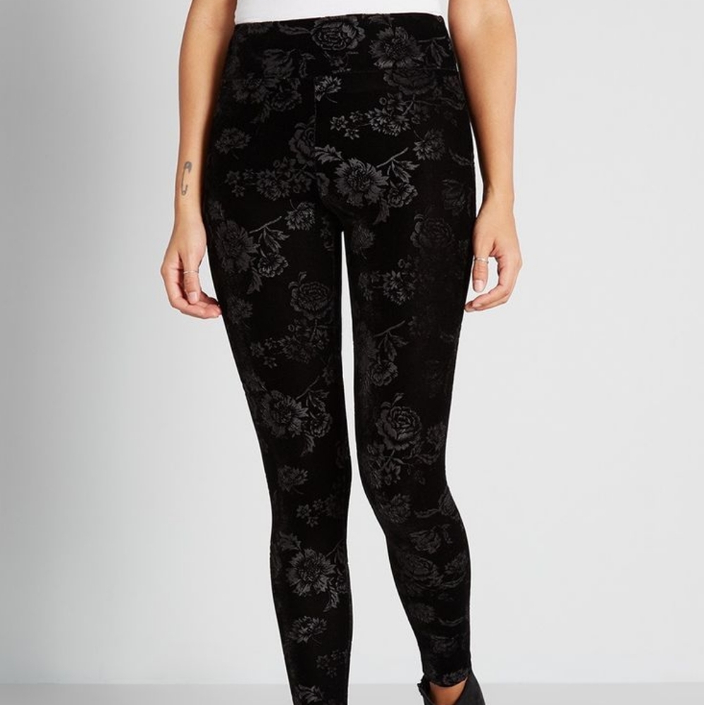 ModCloth size 2X A rush to plush velvet leggings